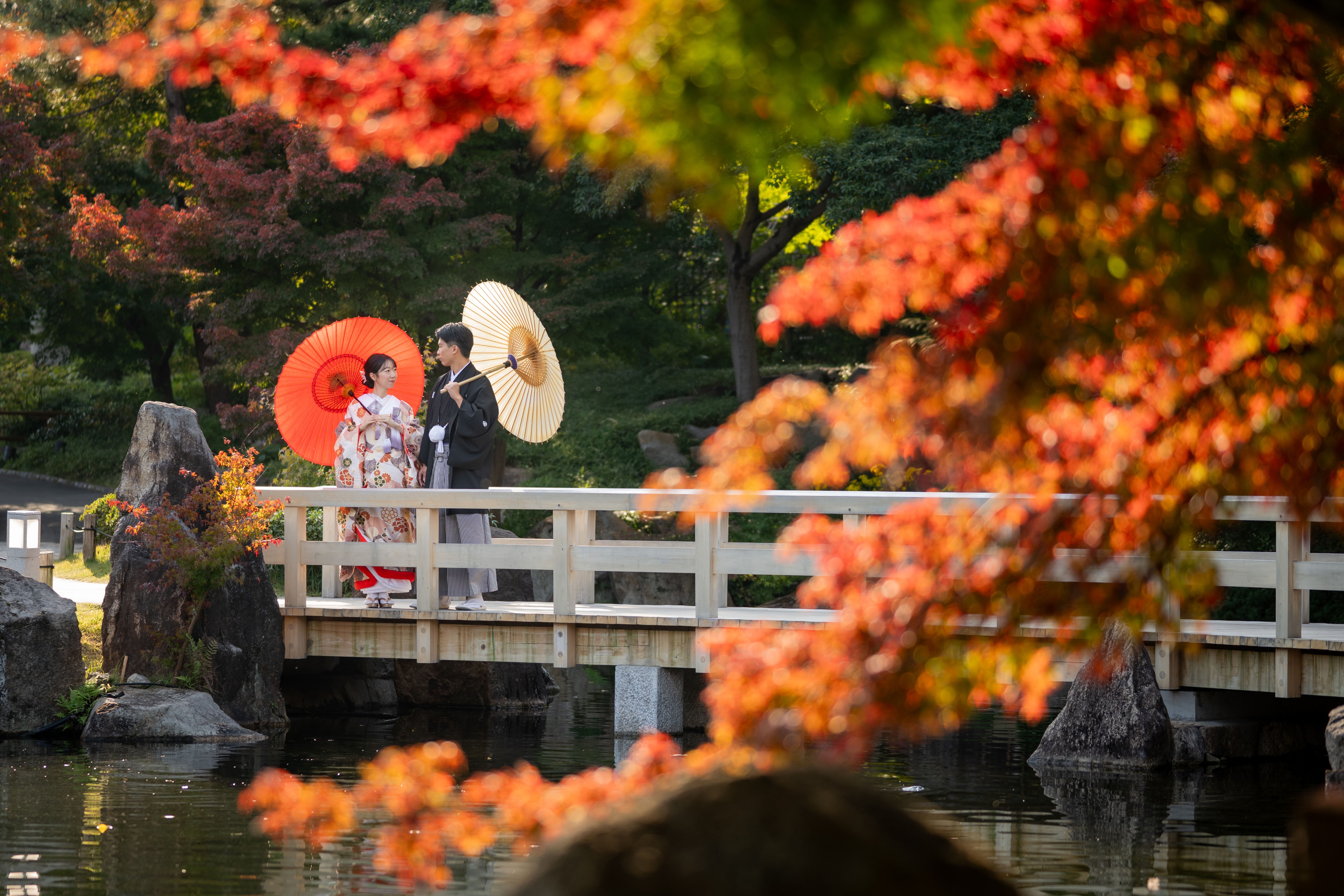 特別な瞬間を秋の風景で美しく残す