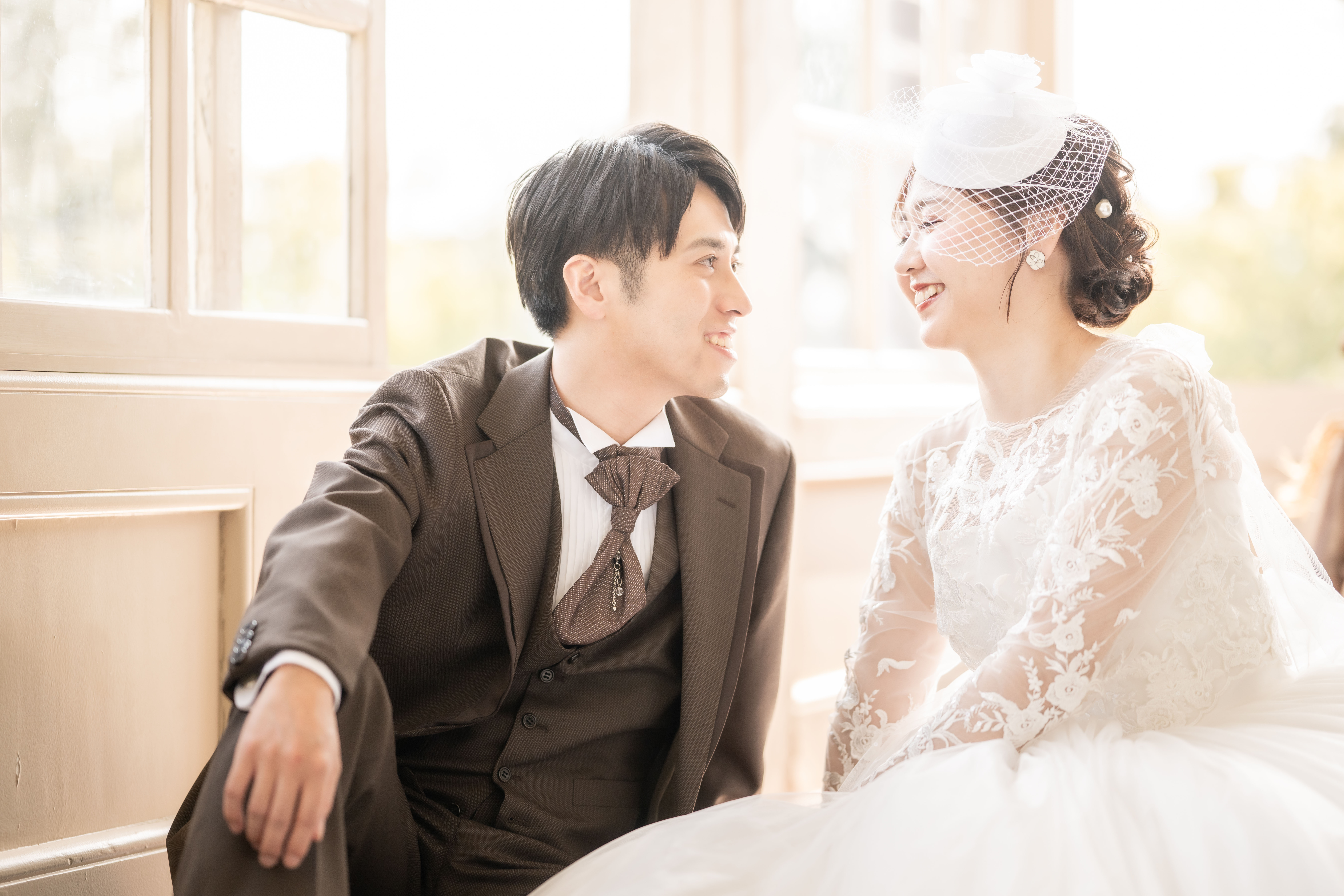 トレンディなドレスで魅せる
